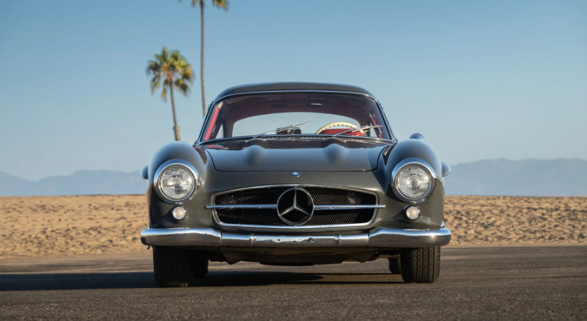 Легендарний Mercedes-Benz 300 SL 1955 року продадуть за $2 млн: що робить його особливим